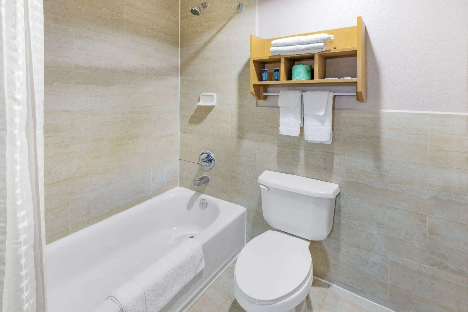 Super 8 by Wyndham League City/Kemah Area