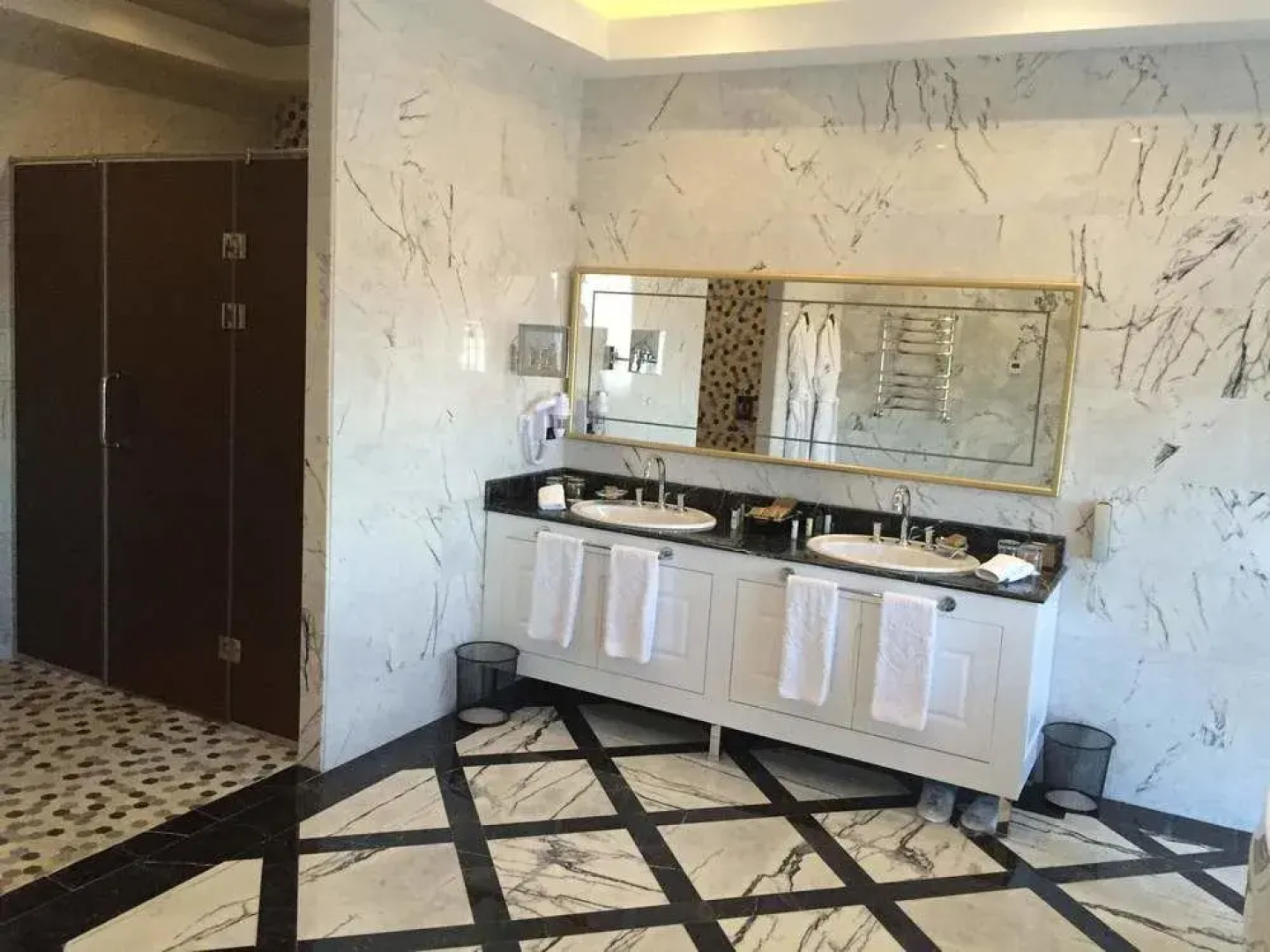 Royal Plaza Hotel and Casino