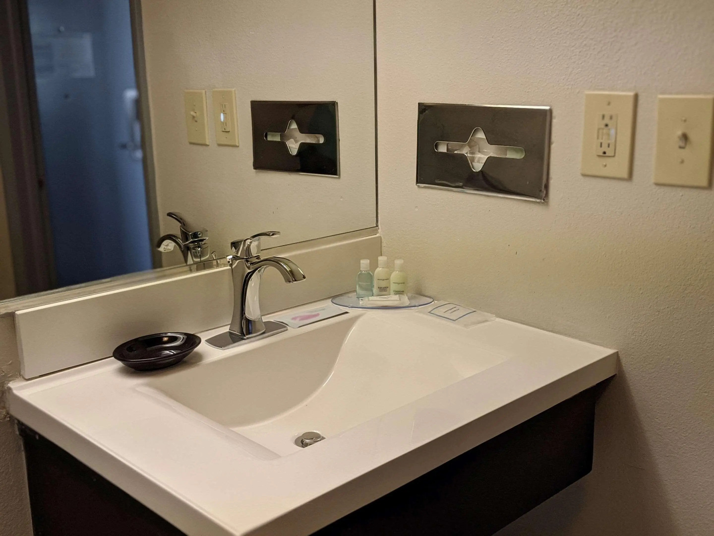 Clarion Pointe Greensboro Airport