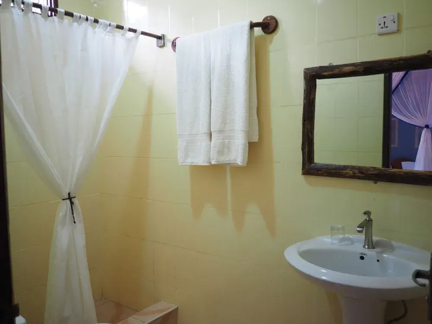 Zanzibar Airport Palace