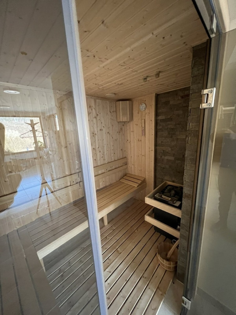 Luxurious Sunset Villa with Pool