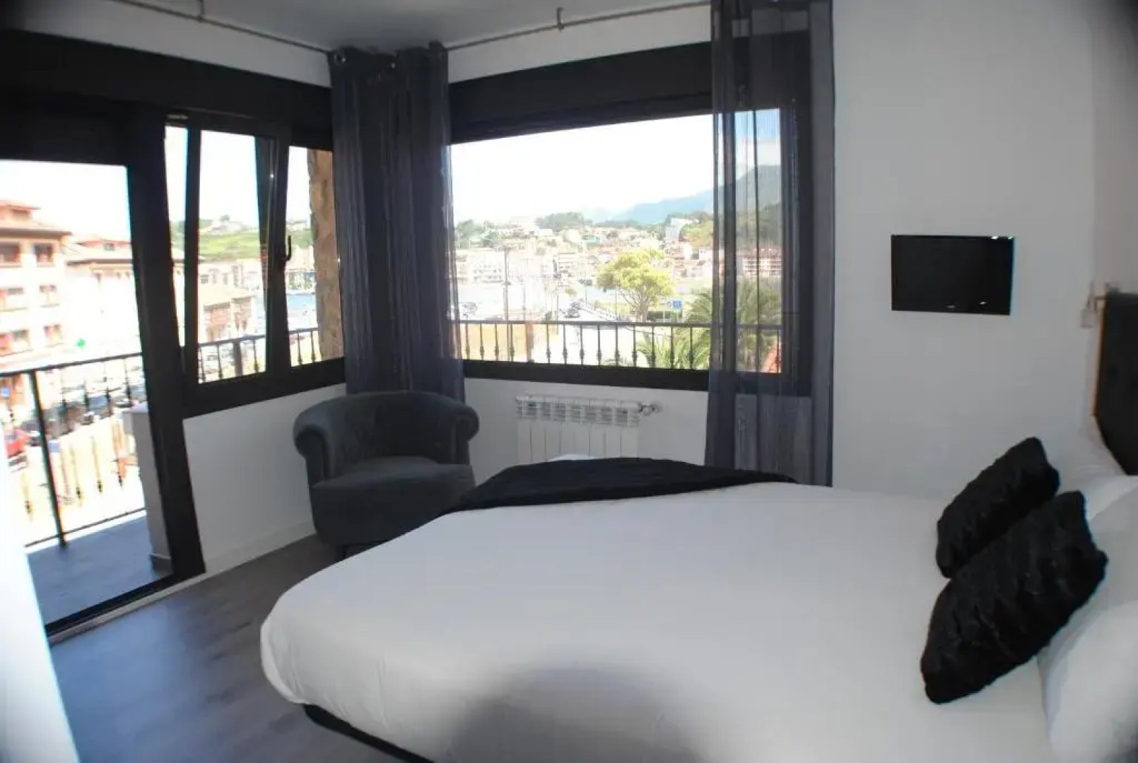 El Picu 7. Apartamentos.