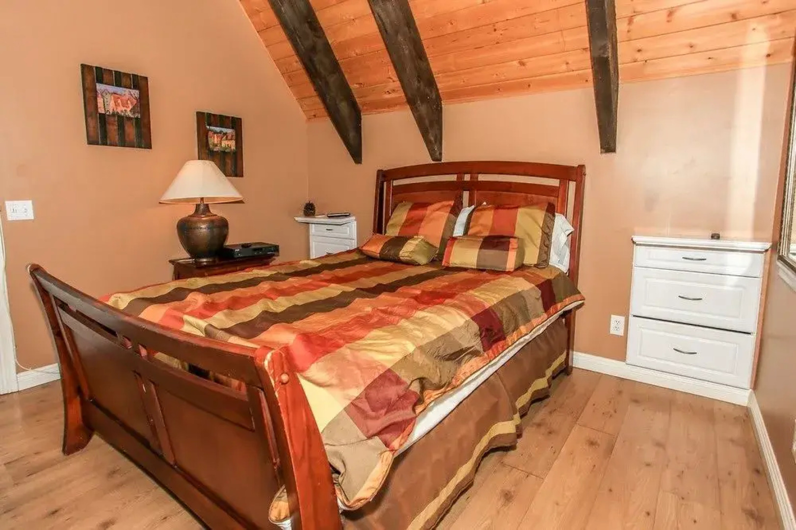 RedAwning "Cabin Big Bear" by the Lake