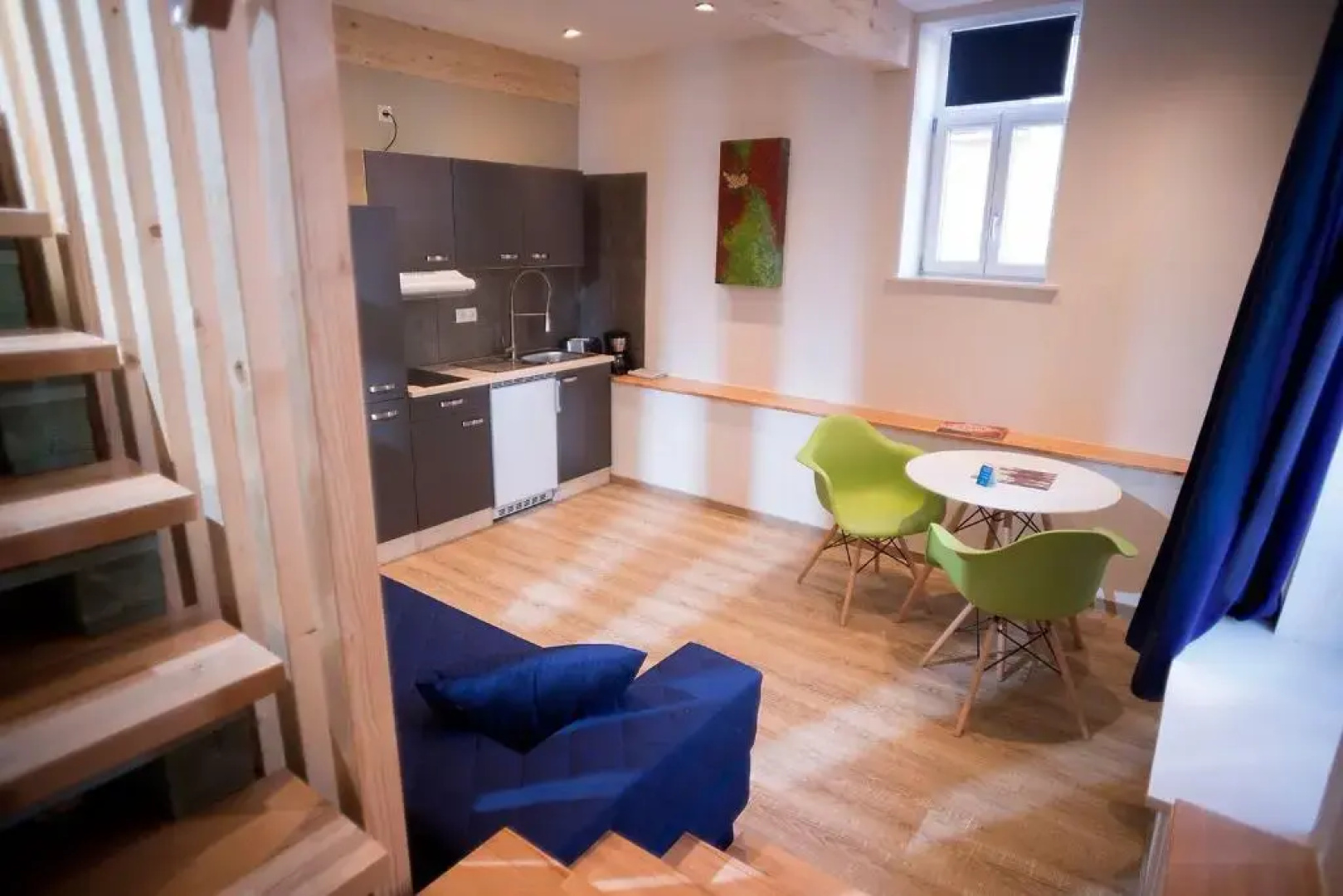 Der-einstige-TAUBENSCHLAG-in-der-Hofstallung-2-geschossiges-Deluxe-Maisonette-Apartment