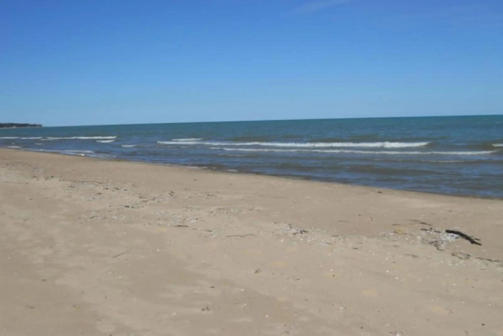 Lake Huron - Super Cute Lake Front Cabin (Sleeps 5)