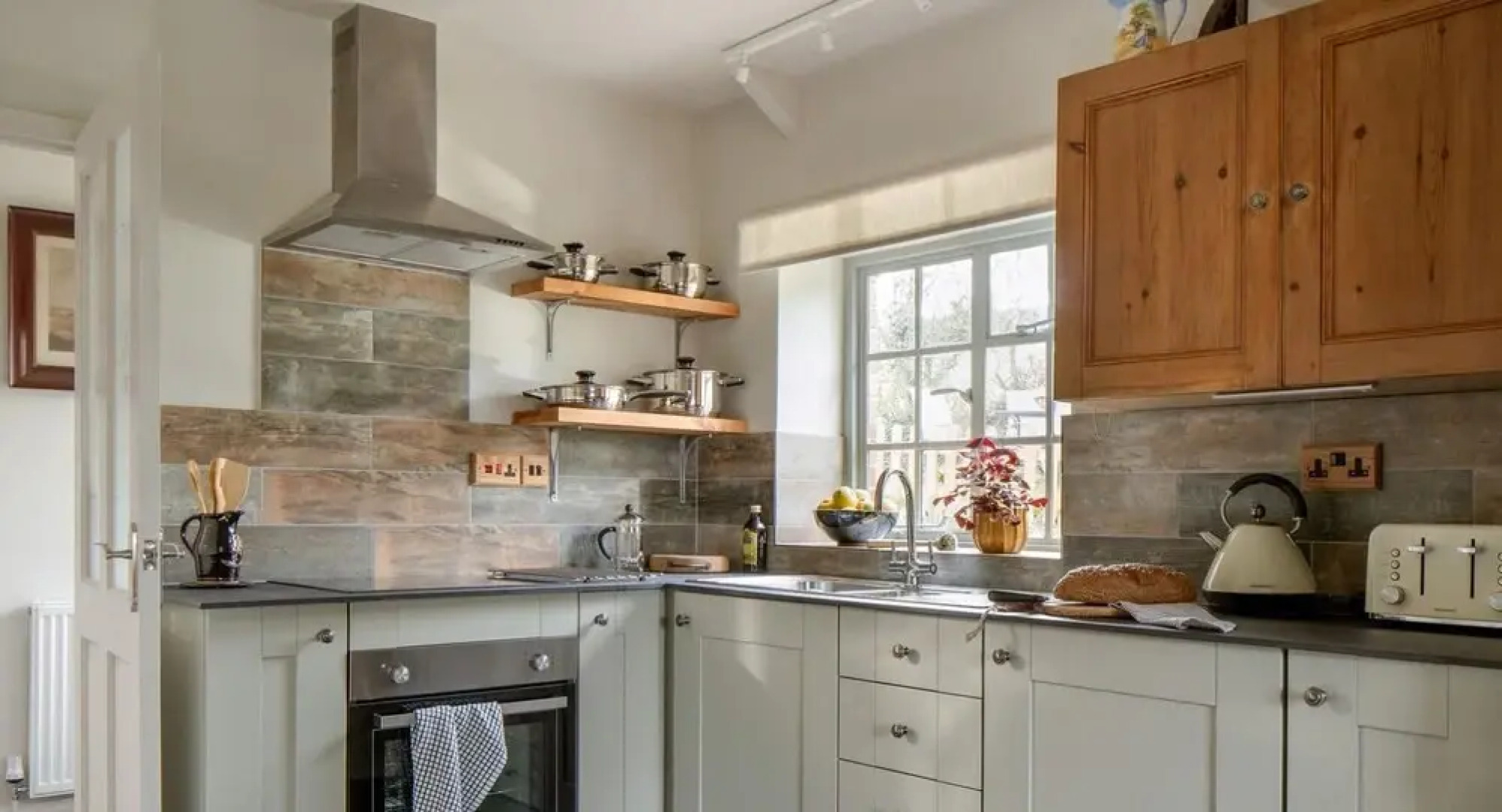 The Stables - Charming 15th Century Rural Bolthole, Newton Abbot