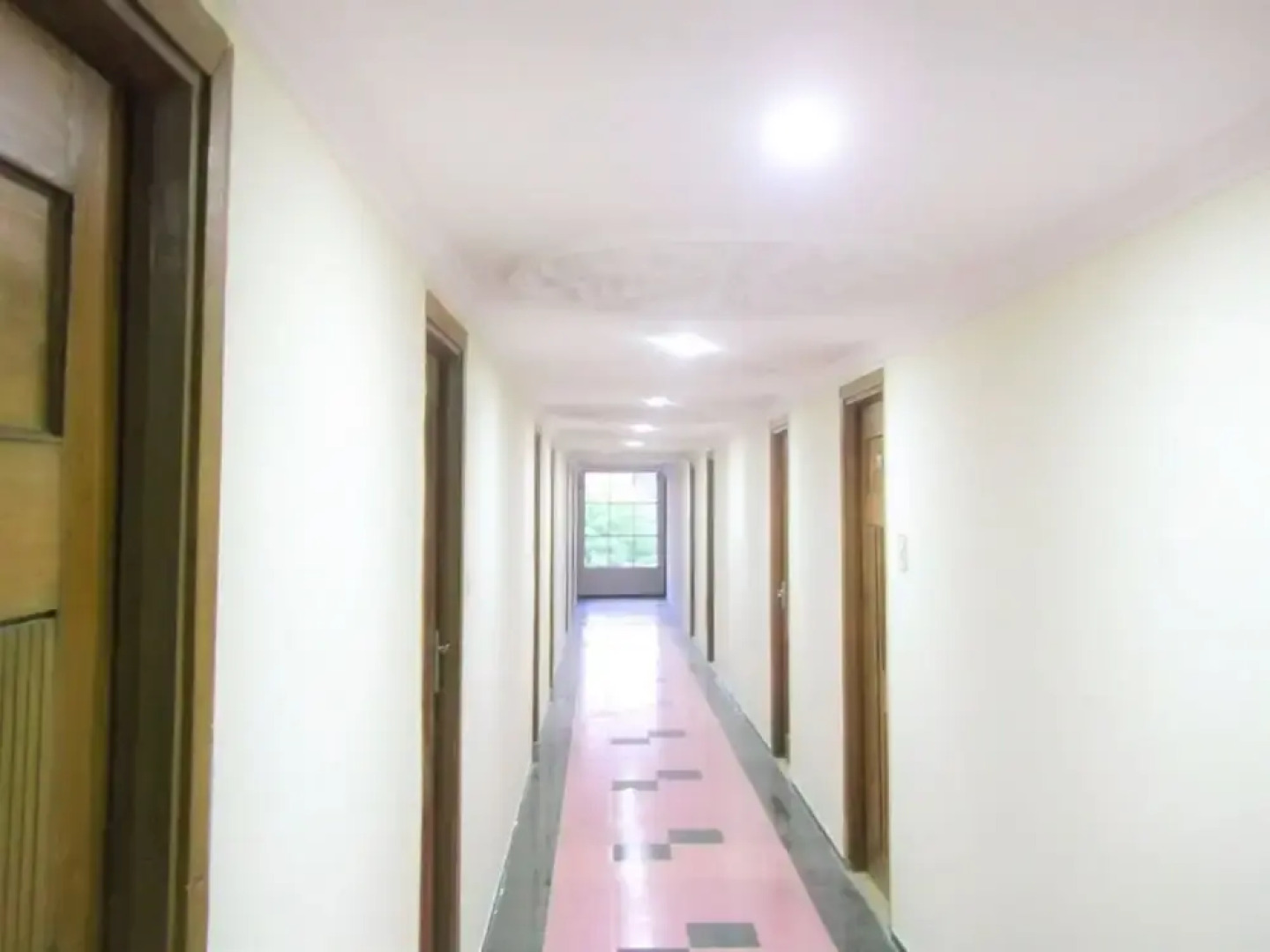 OYO 8955 Hotel Bobina