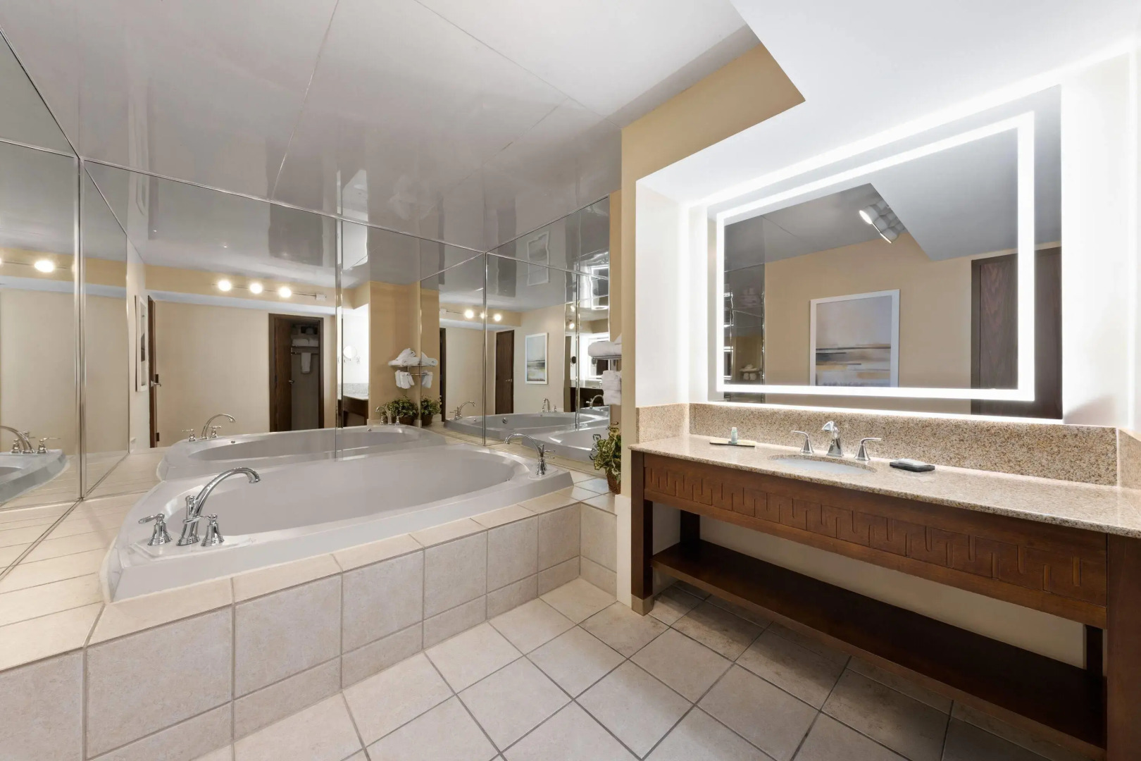 Wyndham Riverfront Little Rock