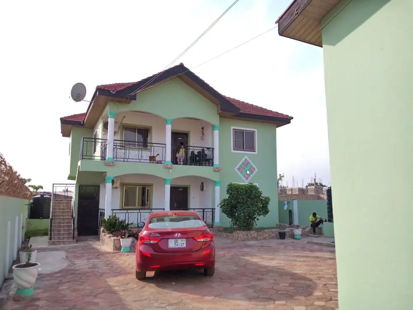 Ronna apartments at Lakeside Estates