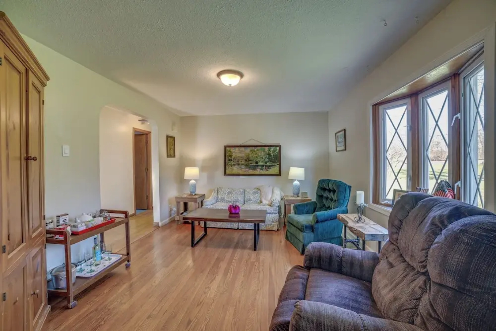 Quaint Youngstown Home ~ 2 Mi to Boardman Park!