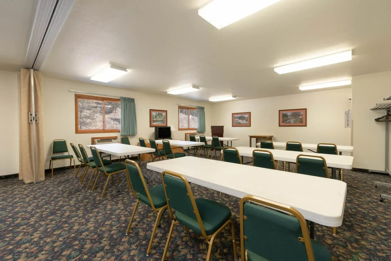 Super 8 by Wyndham Hill City/Mt Rushmore/ Area