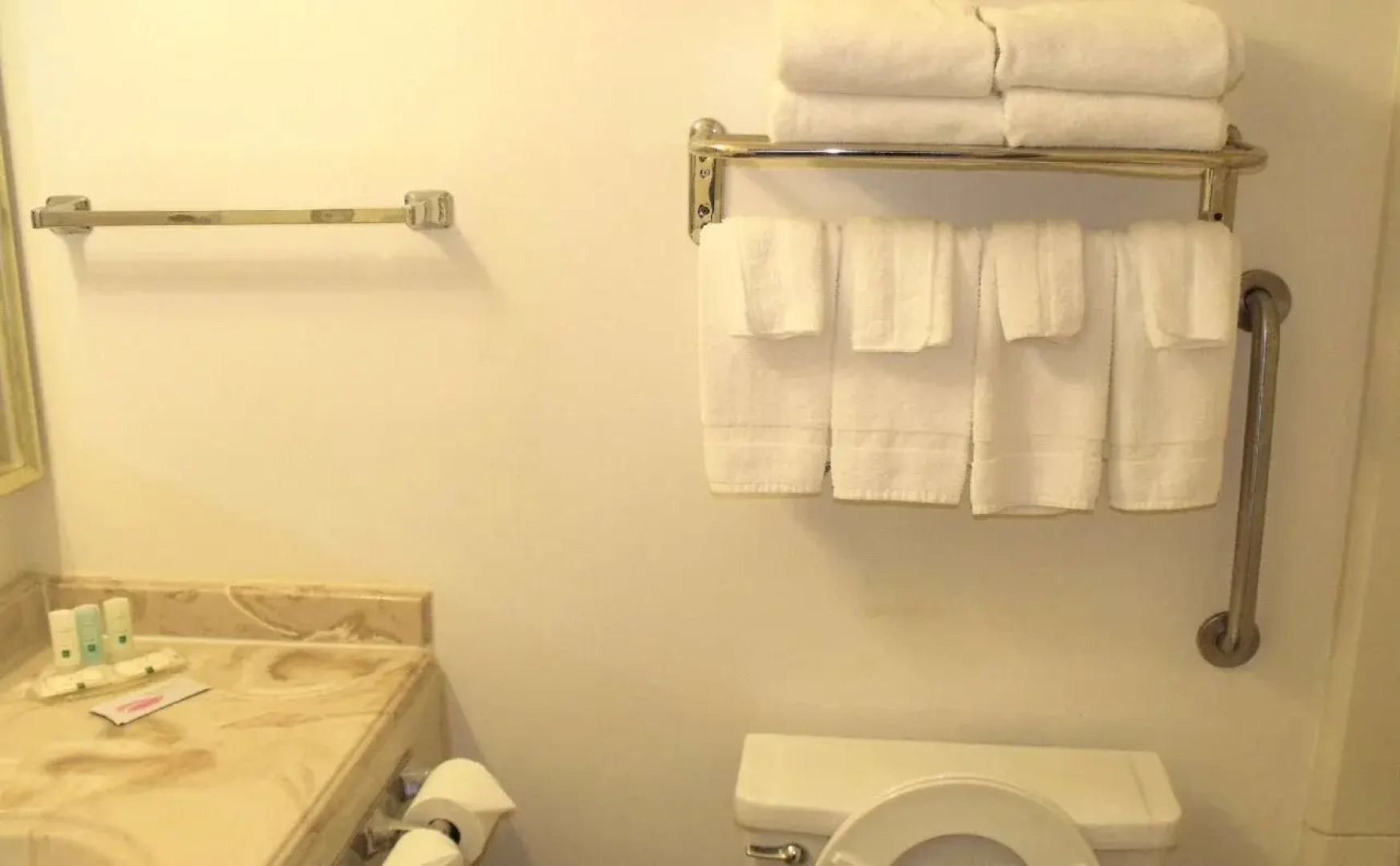 Clarion Pointe Winslow I-40