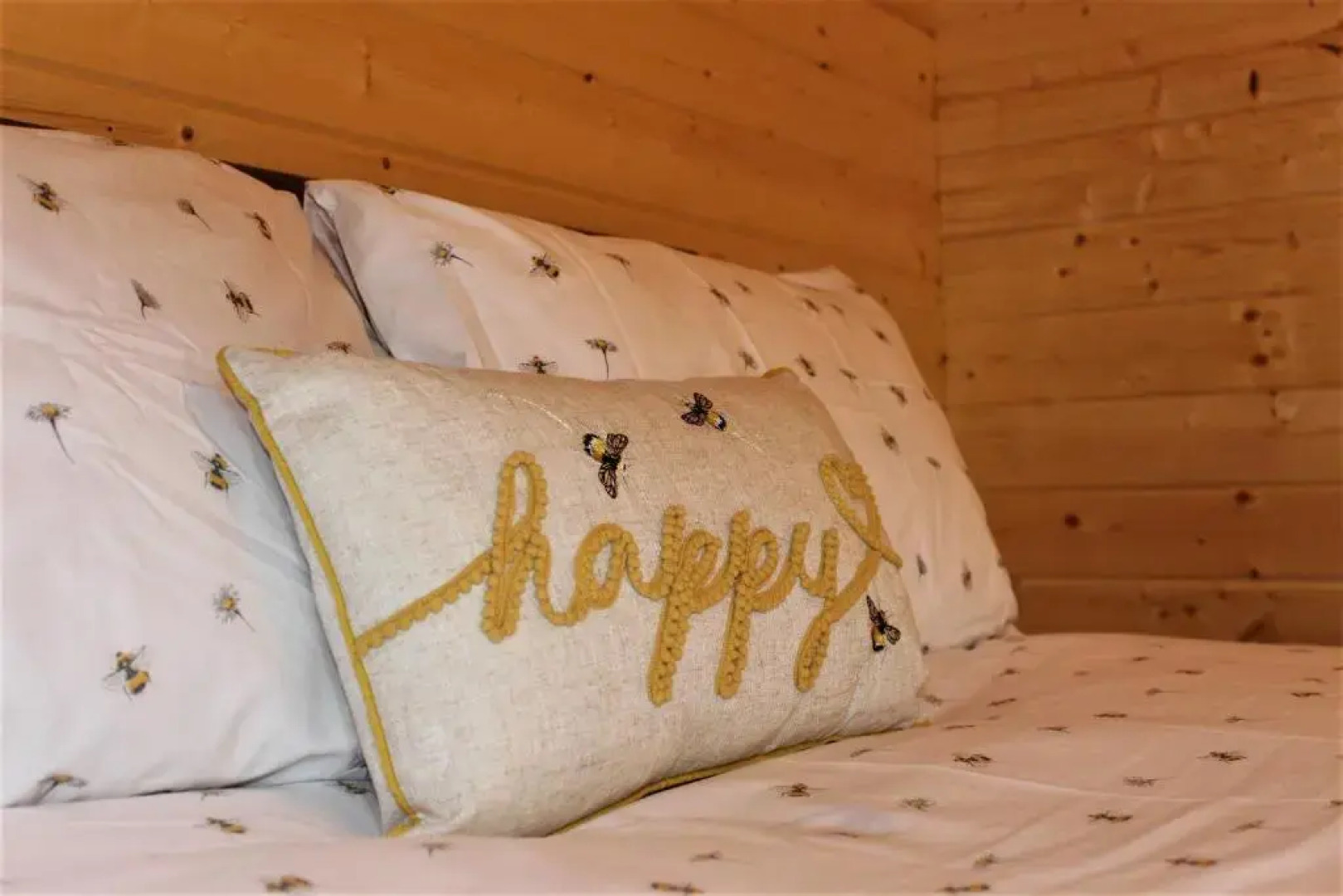 Stunning 5-bed Cabin in Ashton Under Hill