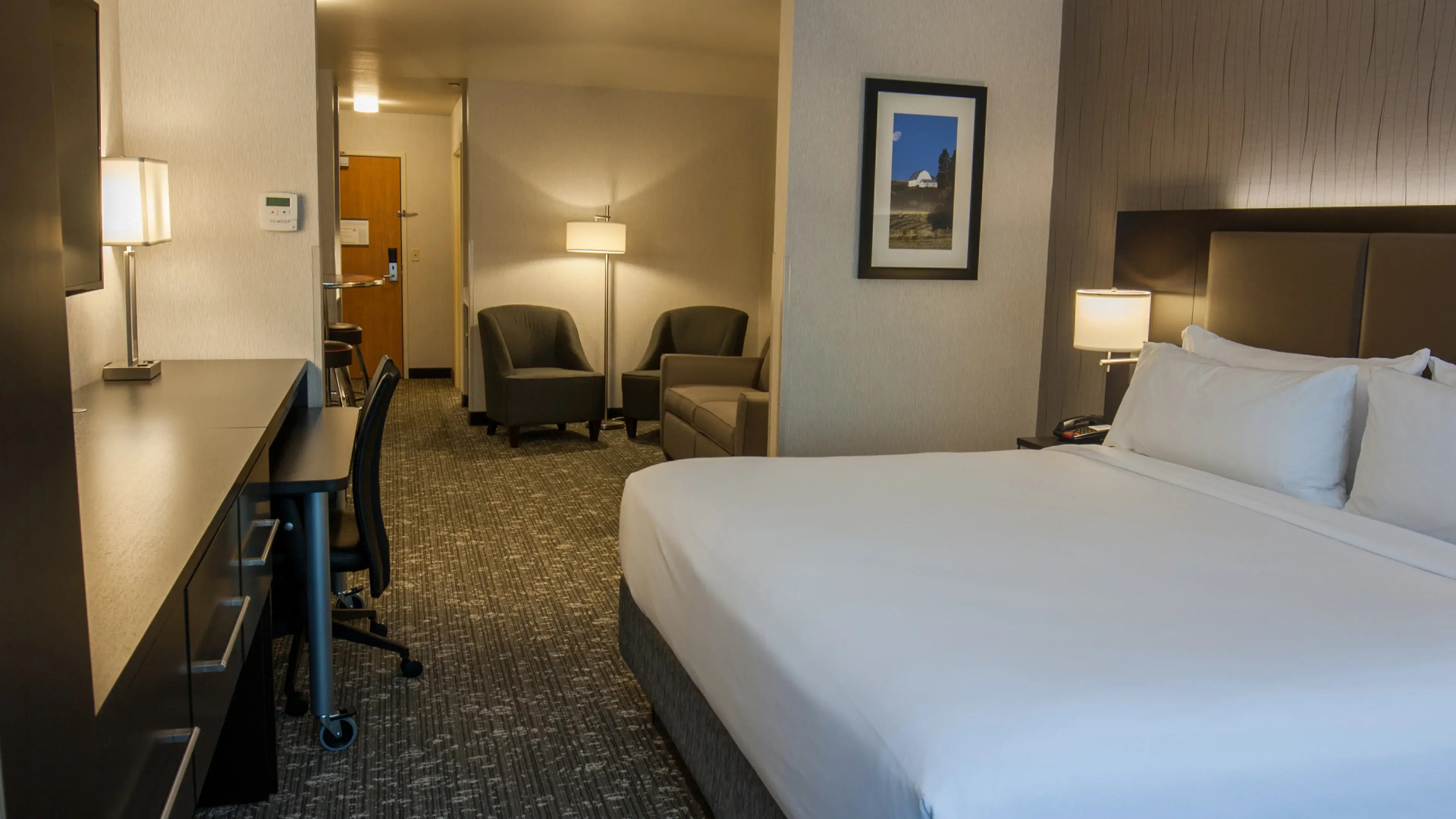 Holiday Inn Express & Suites Cheney by IHG