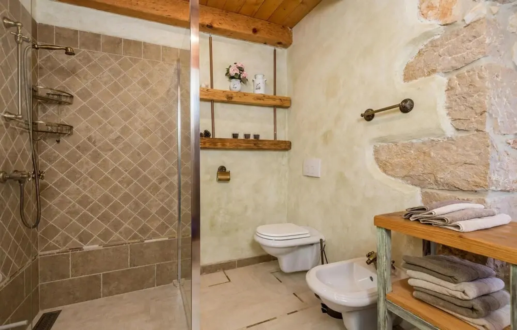 Beautiful Home in Kras With Wifi and 2 Bedrooms