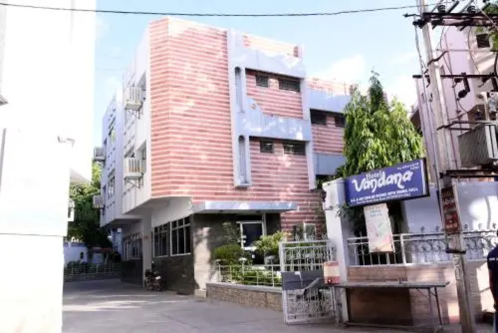 Vandana Hotel