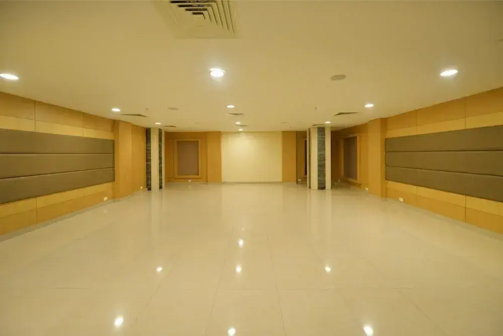 OYO 1038 The Kay Hotel