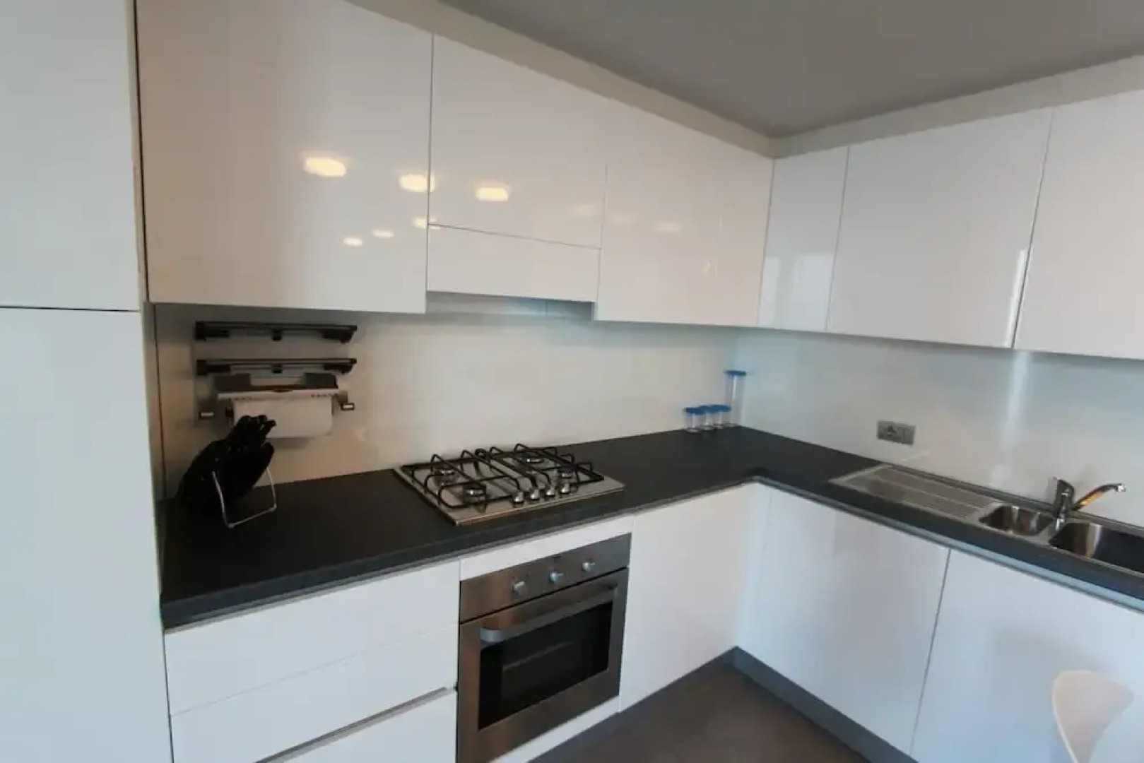 Luxury Apartment Front Lake View