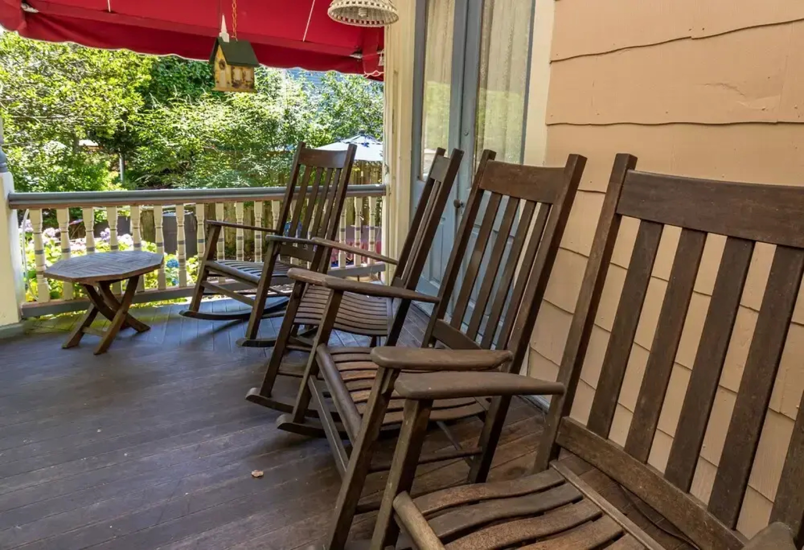 Antoinette's Apartments & Suites
