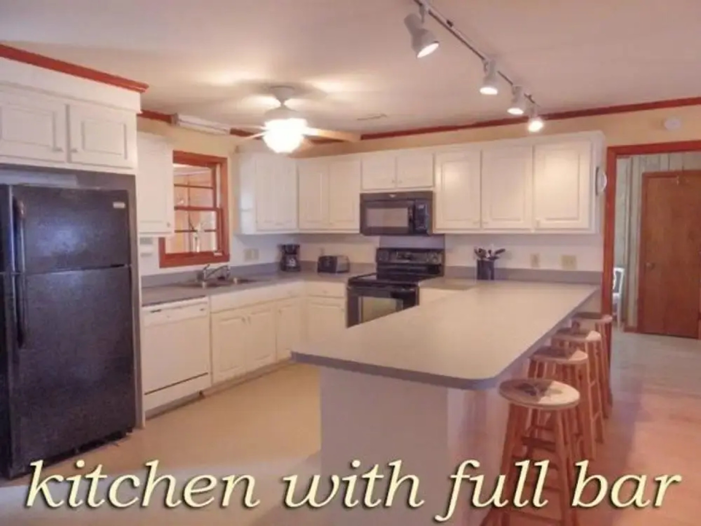 Carolina Blue - 4 Br home by RedAwning