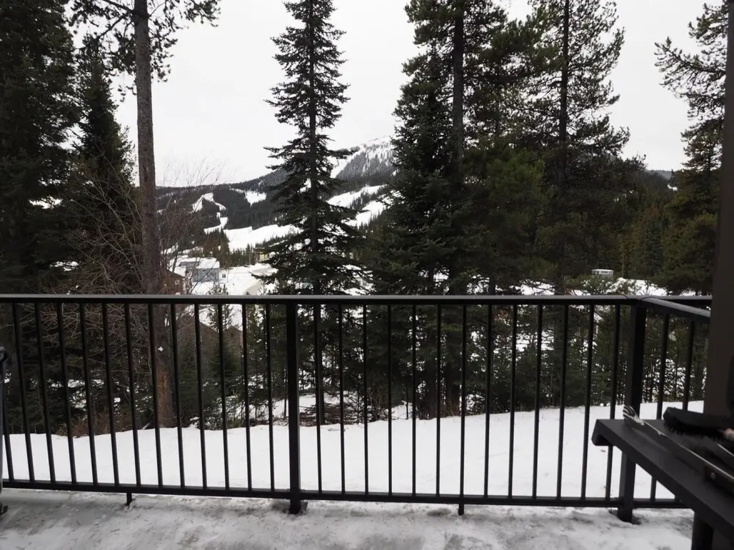 Clearview 803 2 Bedroom Condo by Redawning