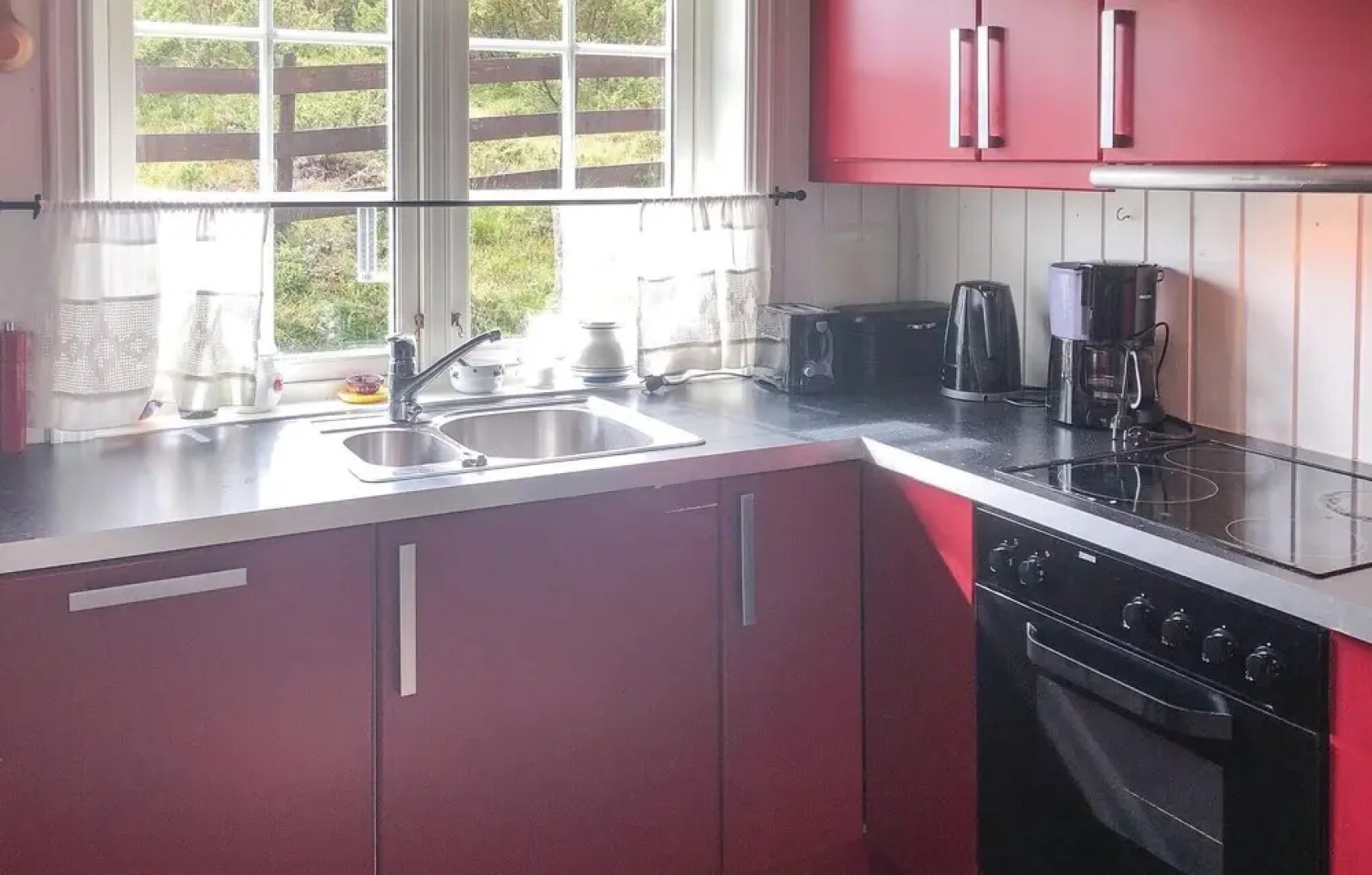 Nice Home in Kvam With 4 Bedrooms and Wifi