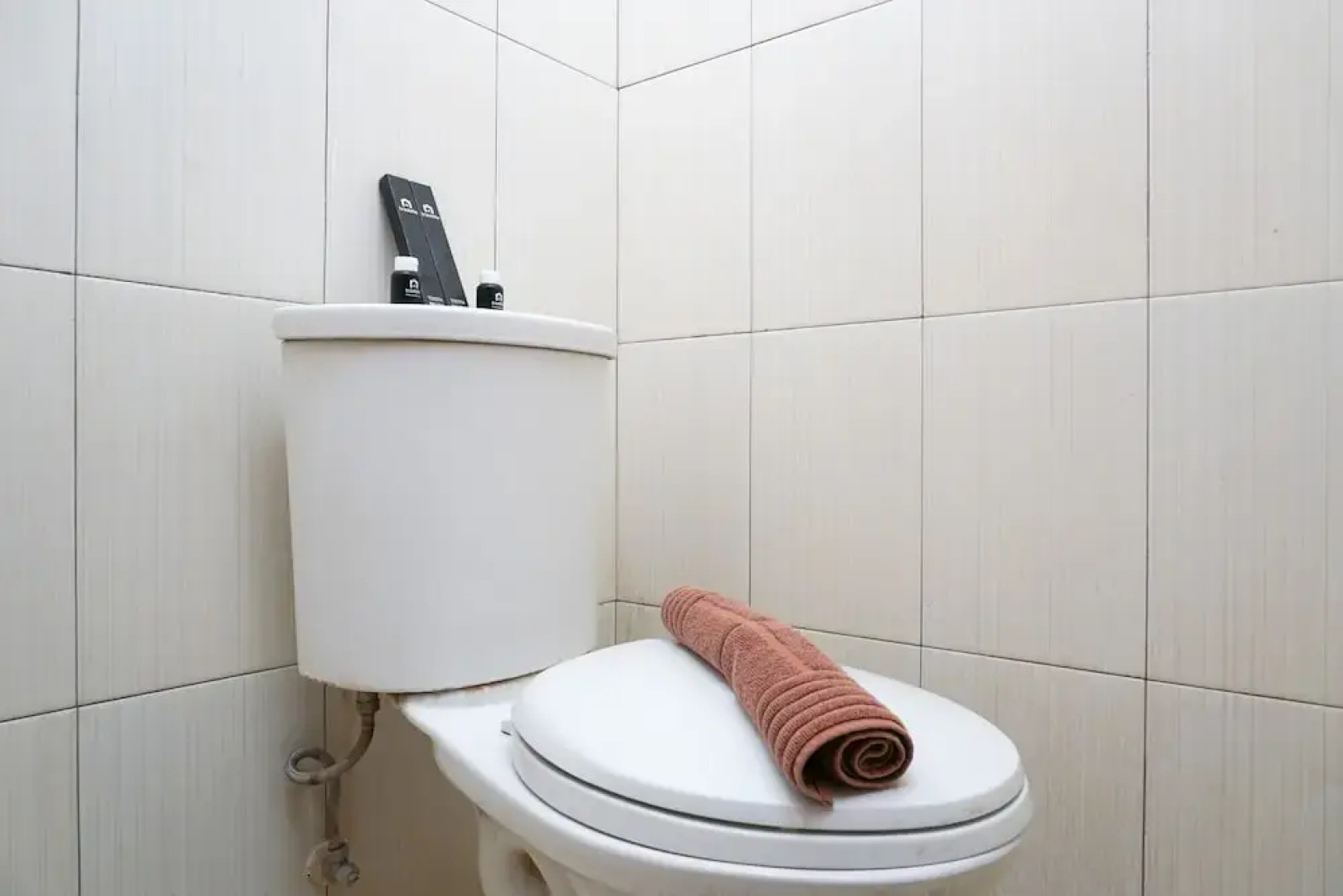 Elegant Design Studio Apartment at Margonda Residence 4 By Travelio