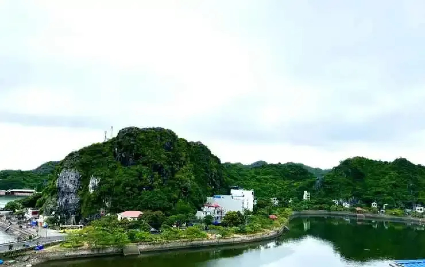 Cat Ba Rosalia Hotel