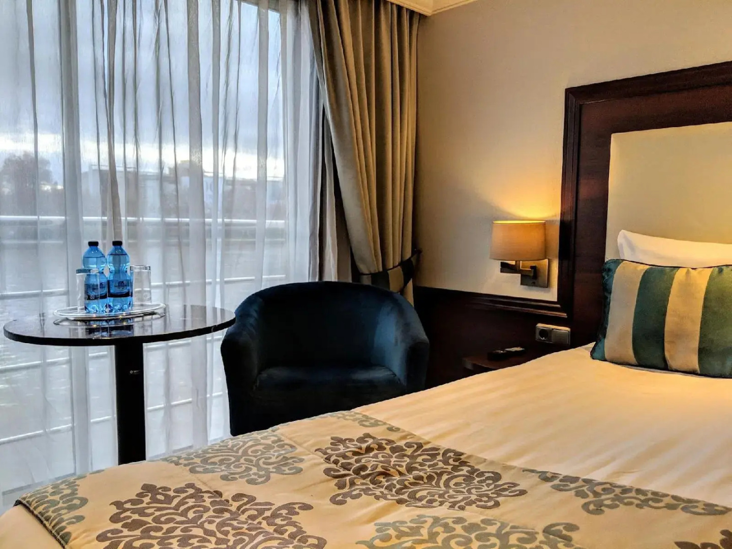 Select MS Charles Dickens - Neuss