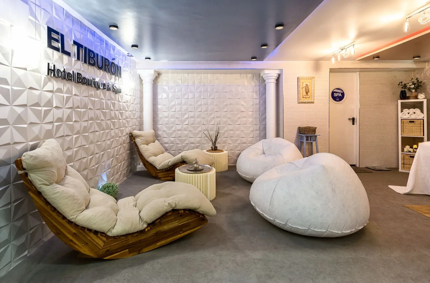 Отель Moon Dreams Torremolinos - Adults Recommended