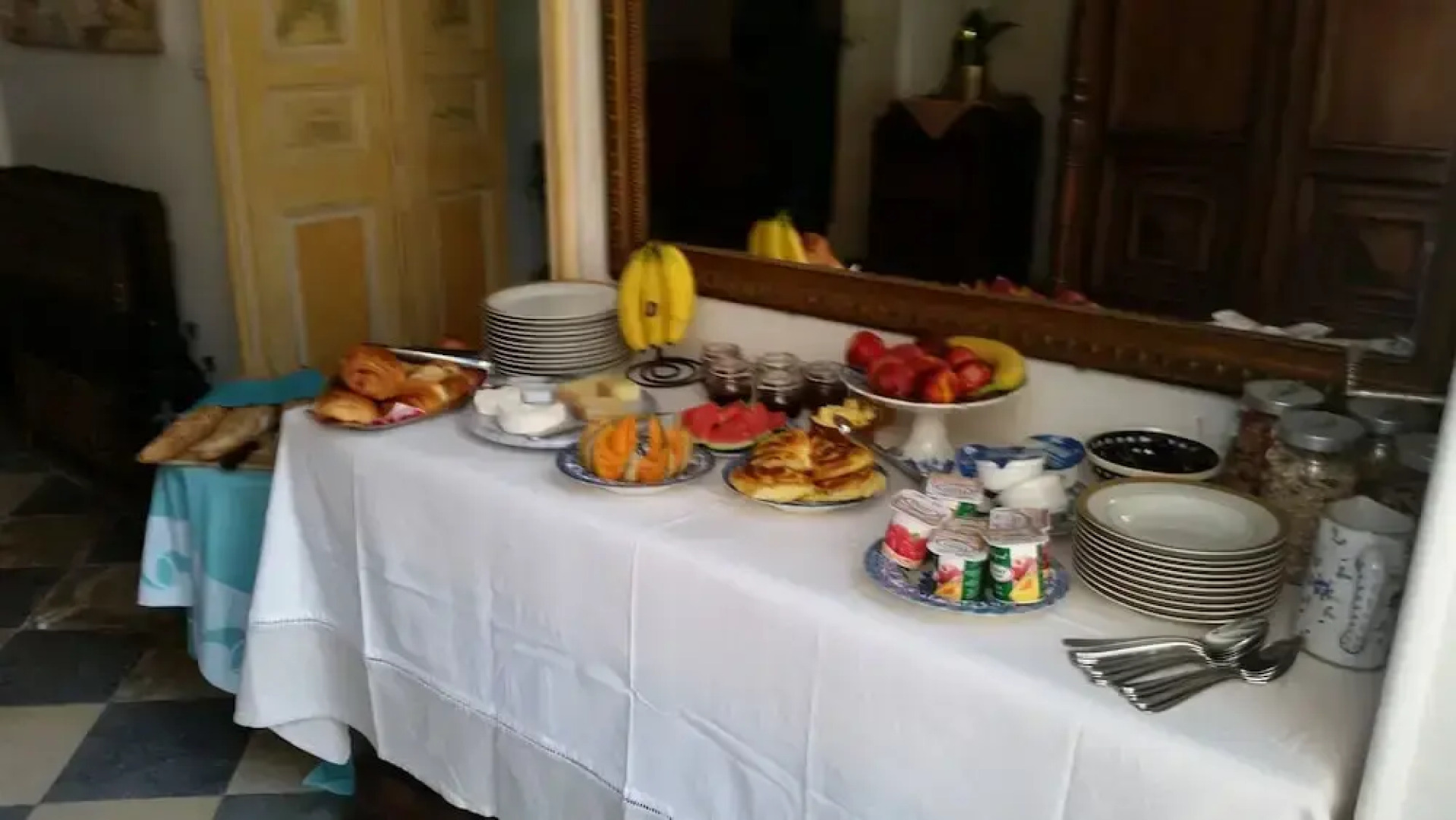 Two-Bedroom Apartment in Le Barroux