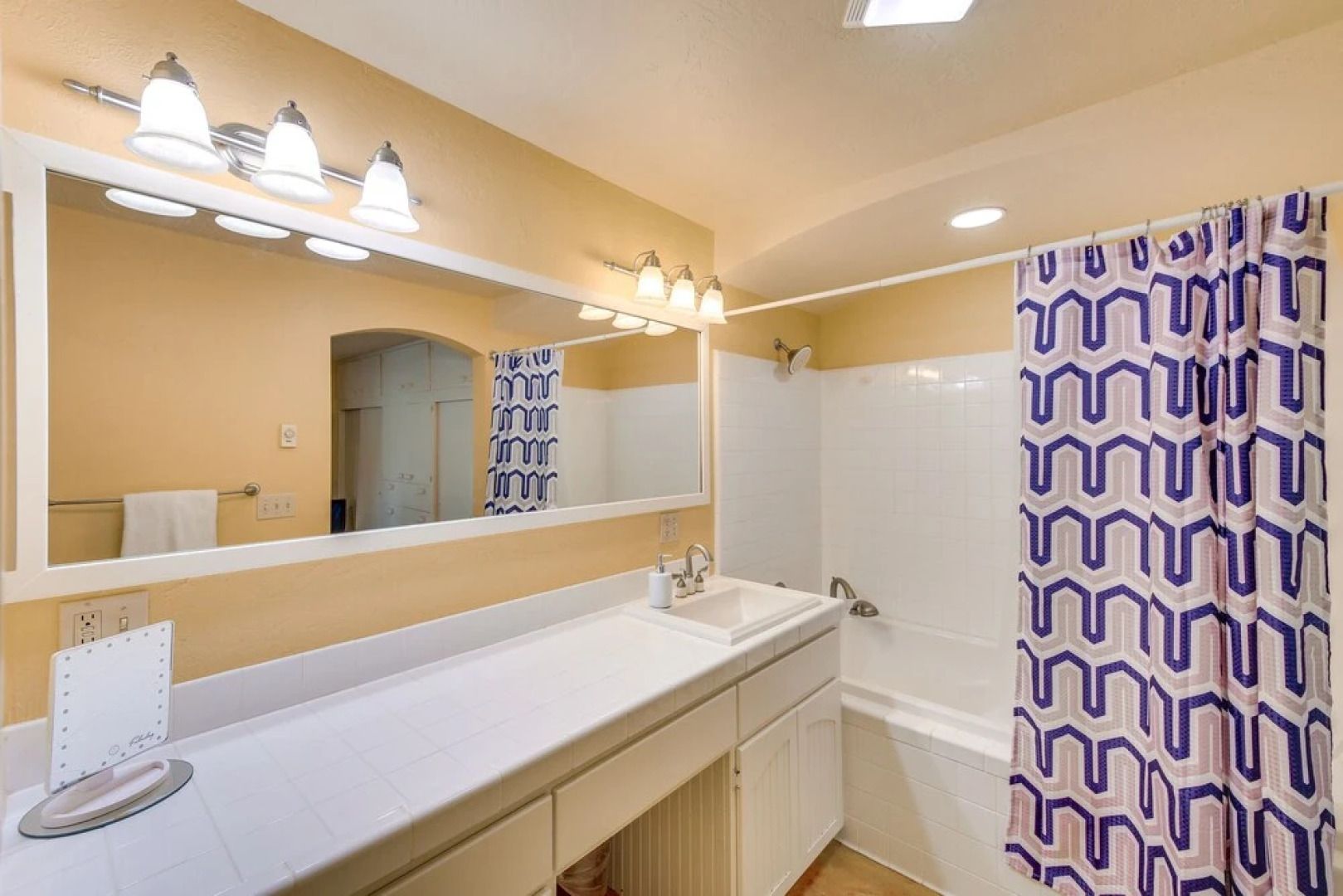 12 Mi to Schweitzer: Spacious Home w/ Deck!