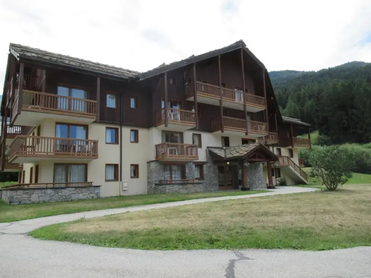 Résidence Les Alpages 4 étoiles - Appartement 4 personnes - Piscine, Hammam, Sauna, Jacuzzi - ValCenis 73480