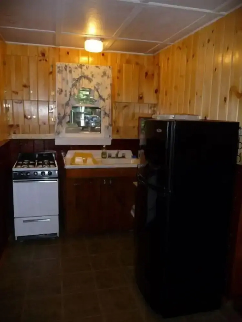 The Elms Waterfront Cottages