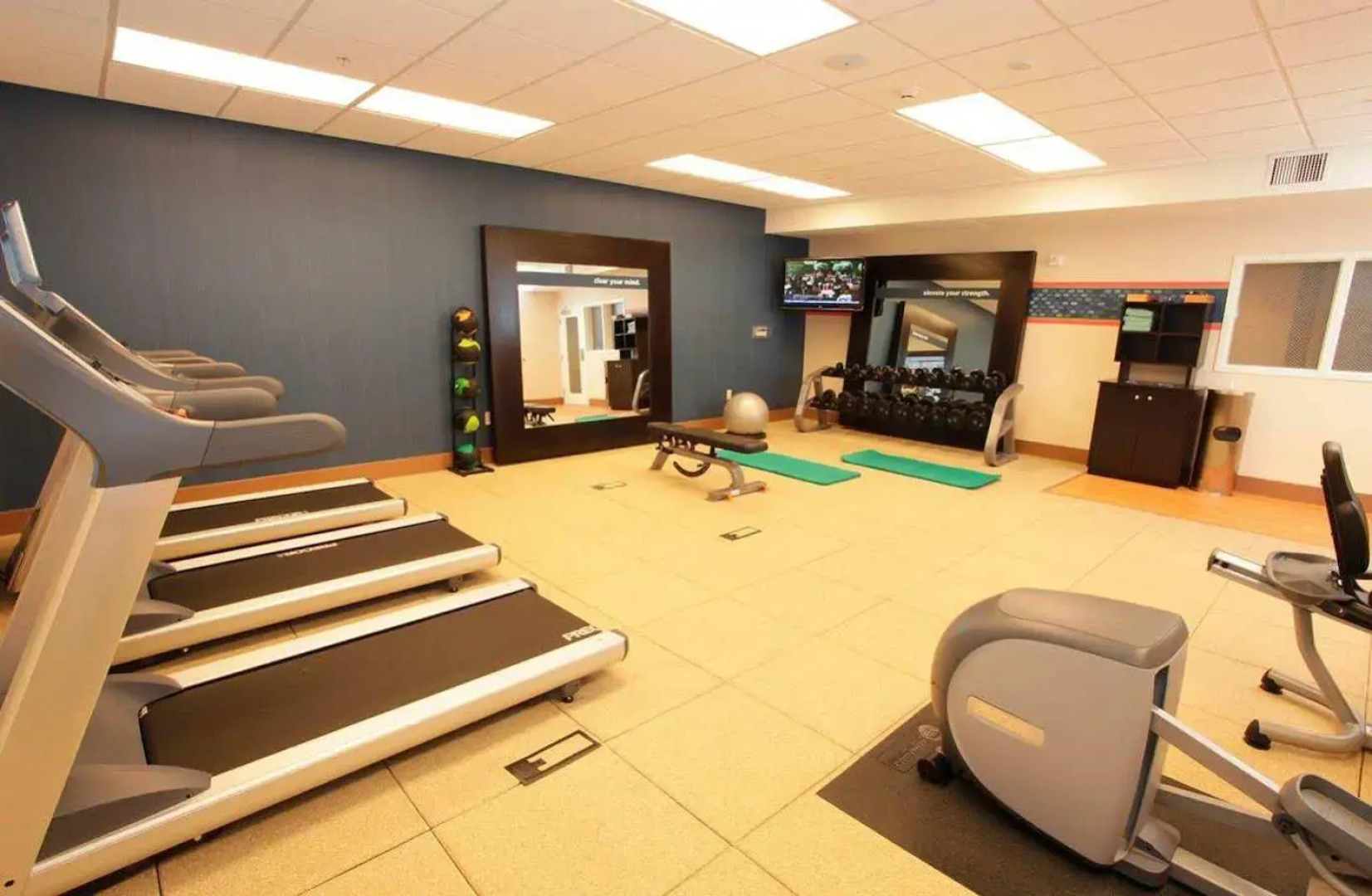 Hampton Inn & Suites Phoenix Chandler-Fashion Center AZ