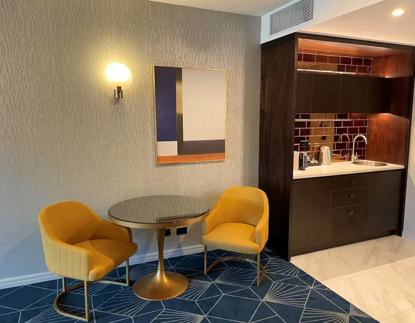 DoubleTree by Hilton Napier Hotel & Suites