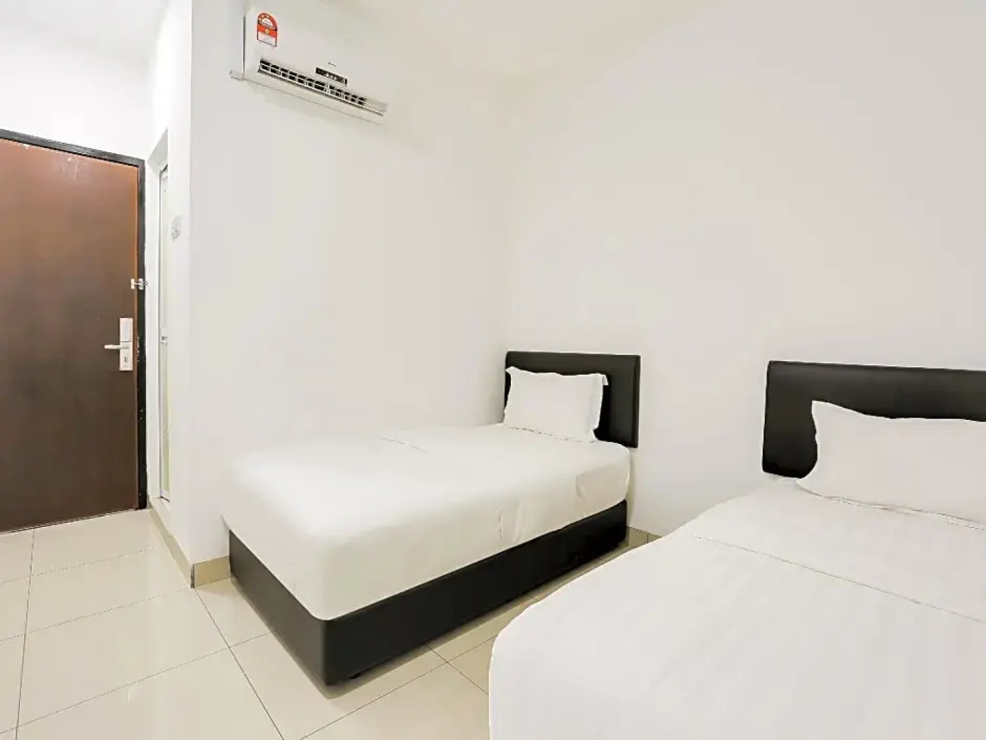 Rich Hotel by OYO Rooms