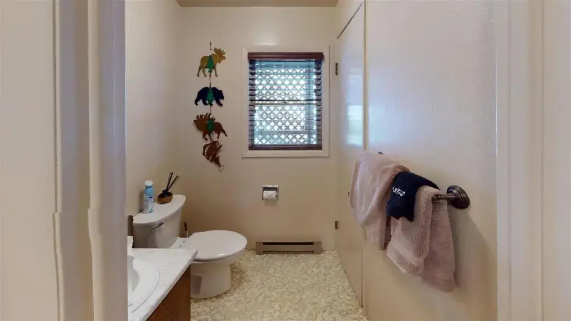 Dog Friendly Elk Ridge with Hot Tub by AAA Red Lodge Rentals