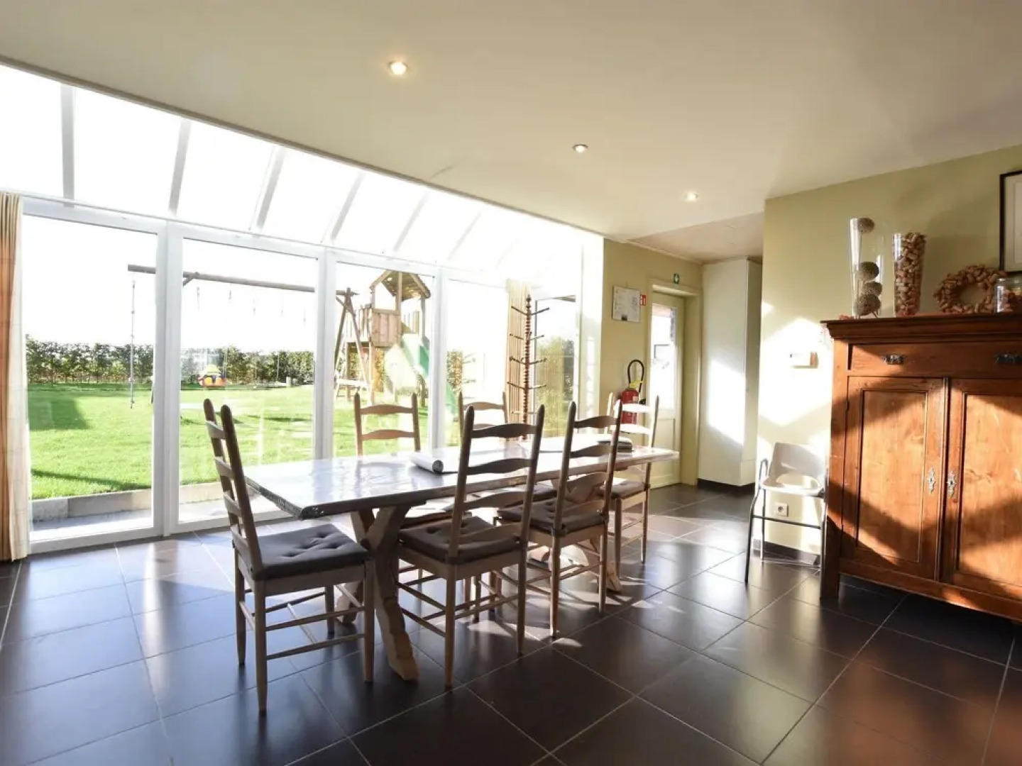 Graceful Holiday Home in Beveren aan de Ijzer With Terrace