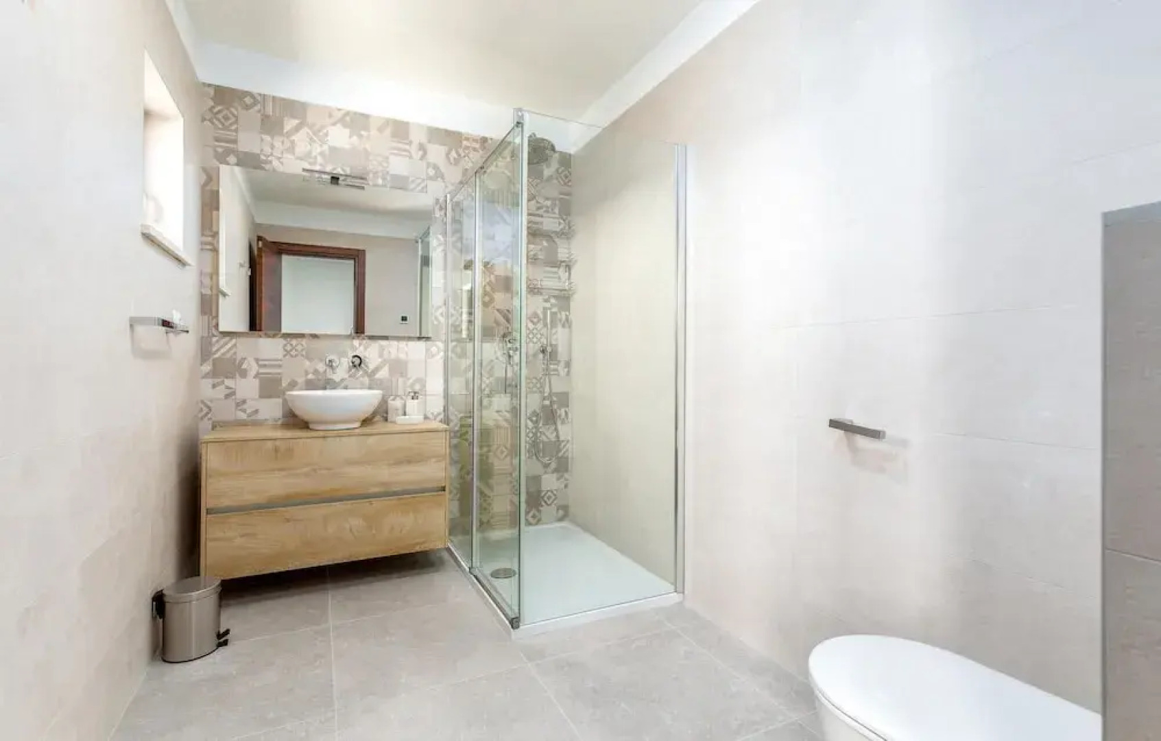 Beautiful Home in Koromacno With Wifi, Heated Swimming Pool and 6 Bedrooms