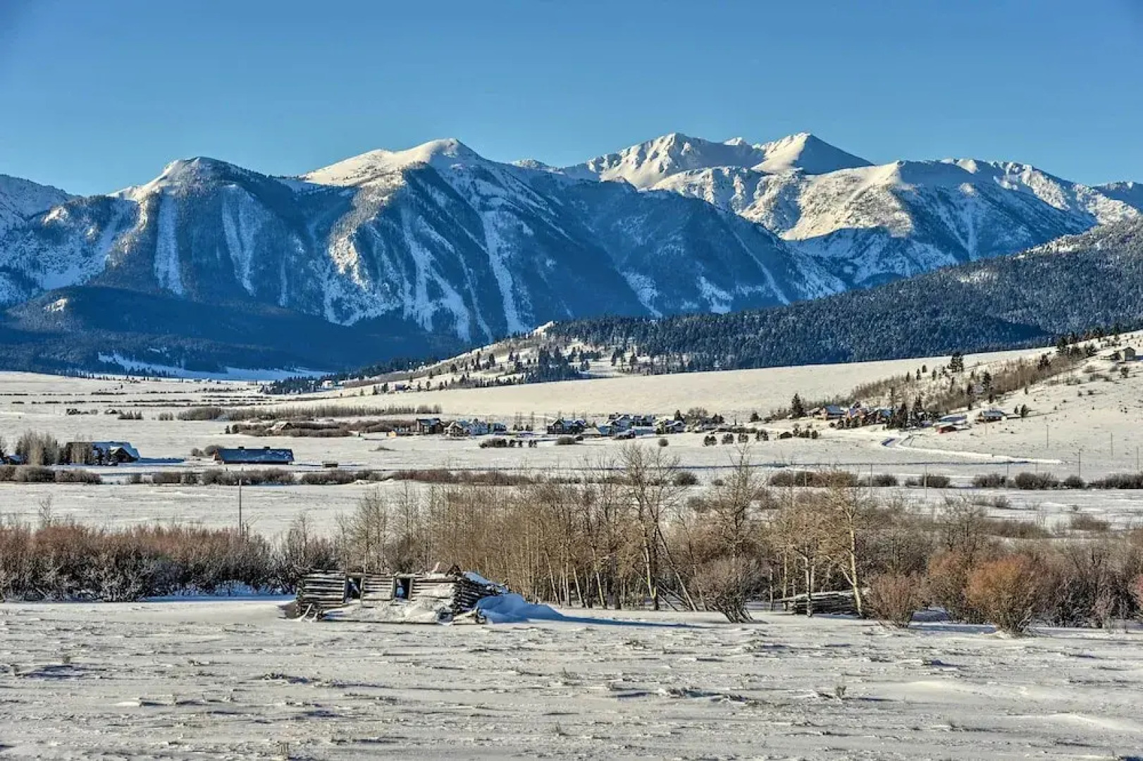 Cozy Island Park Cabin, 20 Mi to Yellowstone!