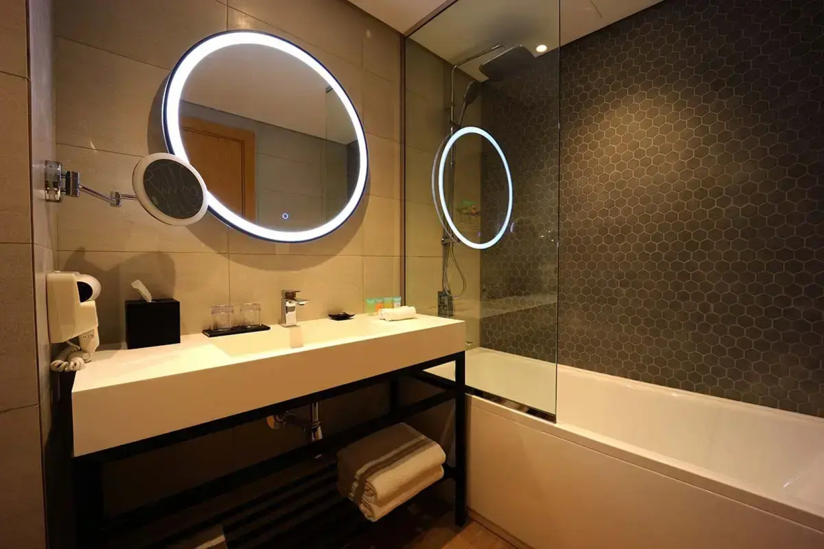 Отель Mövenpick Jumeirah Village Triangle