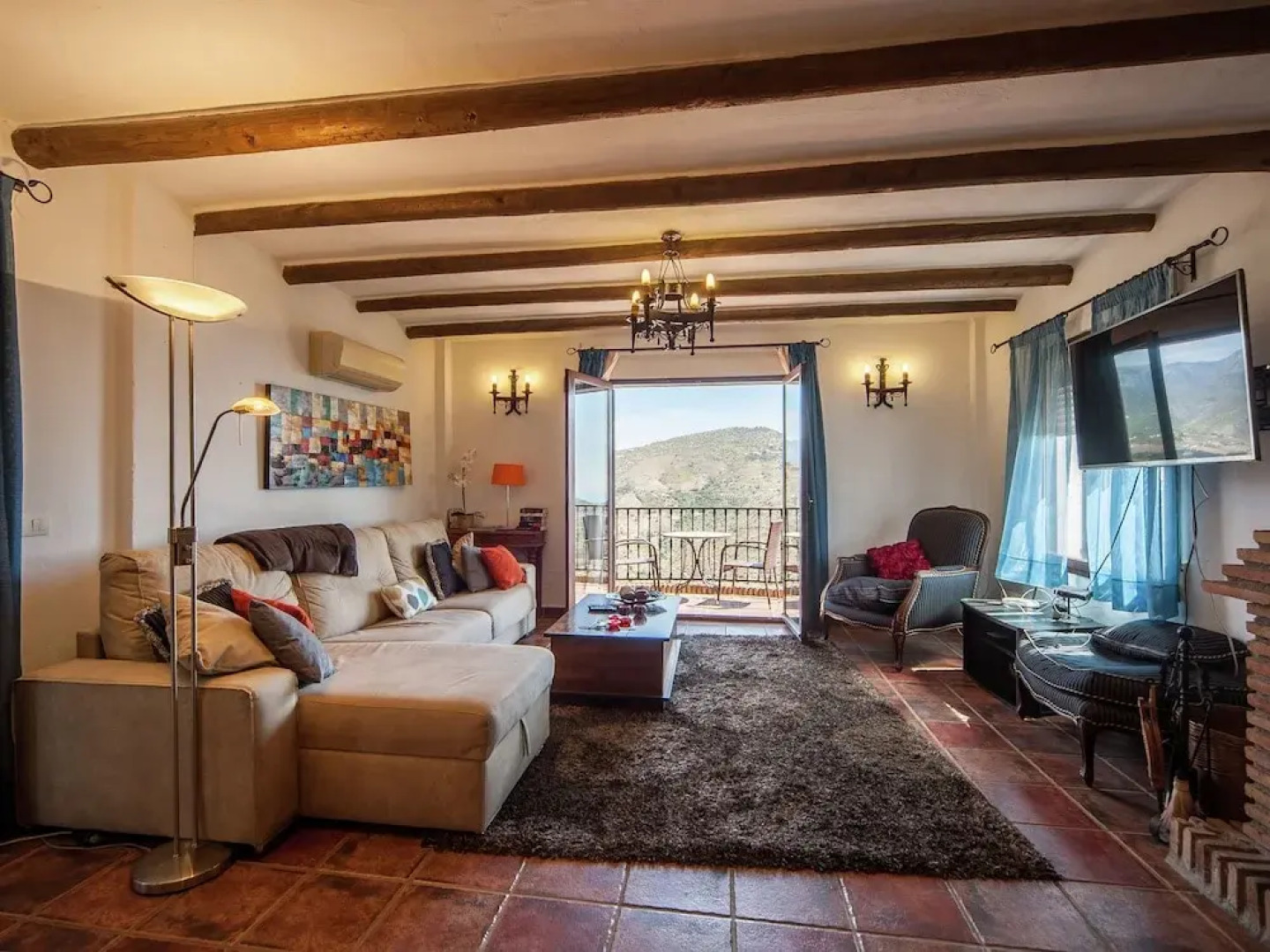 Spacious Cottage With Private Pool and Beautiful Views of Mountains and sea