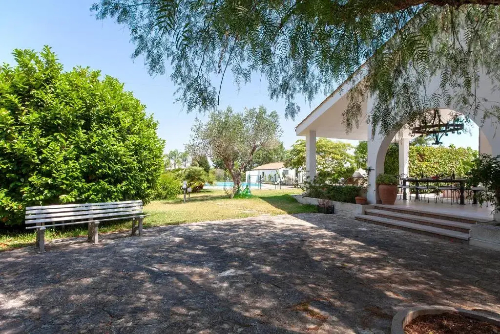 Villa con grande piscina privata e 5 camere m550