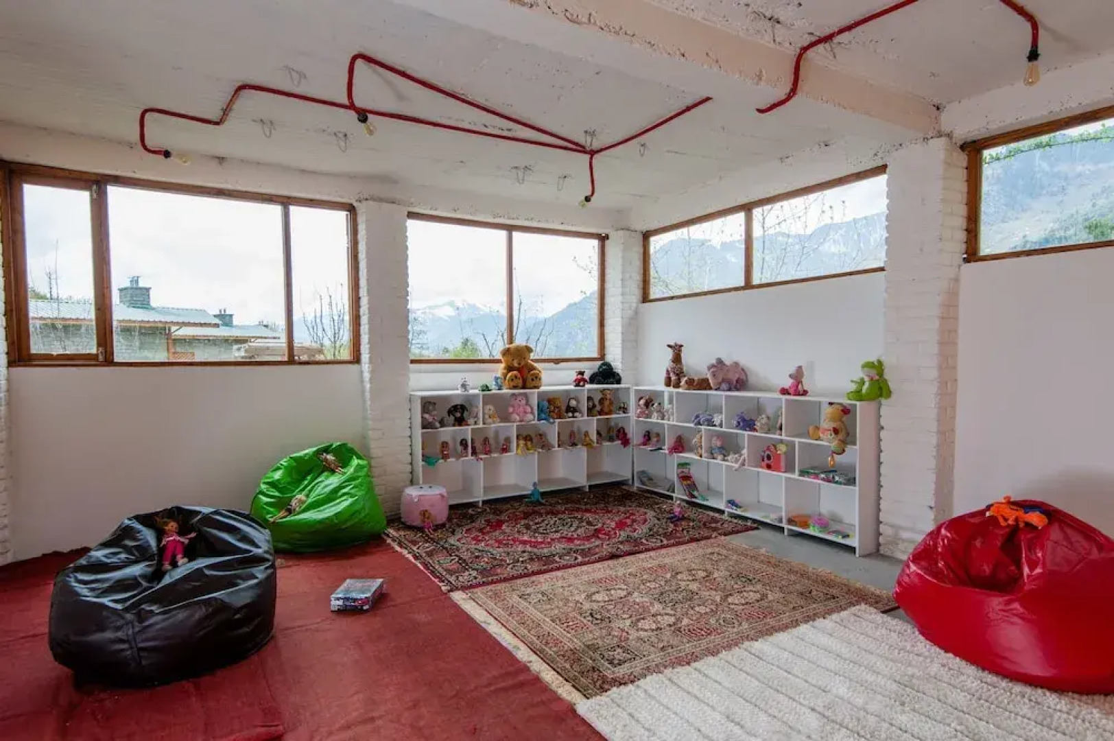 LaRiSa Mountain Retreat by Svenska