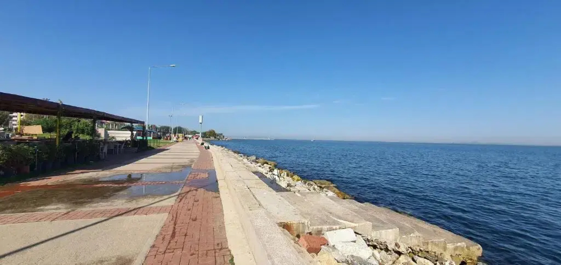 شقة لوكس مطلة على البحر مباشرة و تقع في مركز مدينة يلوا و قريبة من المطاعم و المقاهي Apartment with direct sea view full sea view Yalova city center, close to markets, restaurants, cafes and children's play area