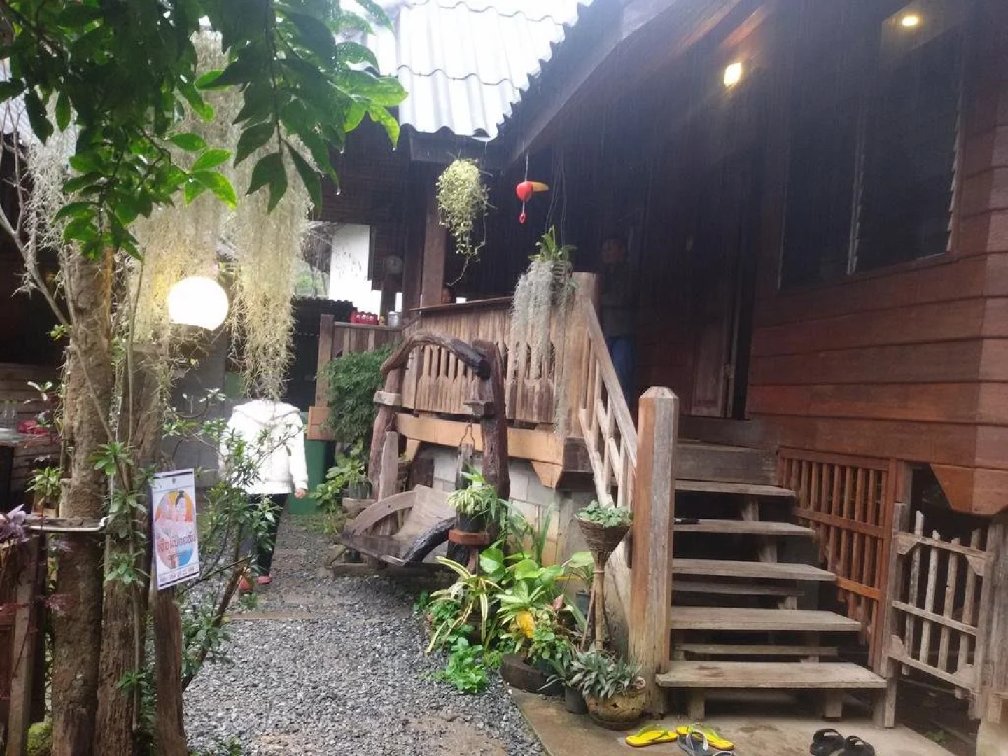 清迈湄康蓬胡安伯格哈格酒店(Maekampong Huean Bog Hug Chiangmai)