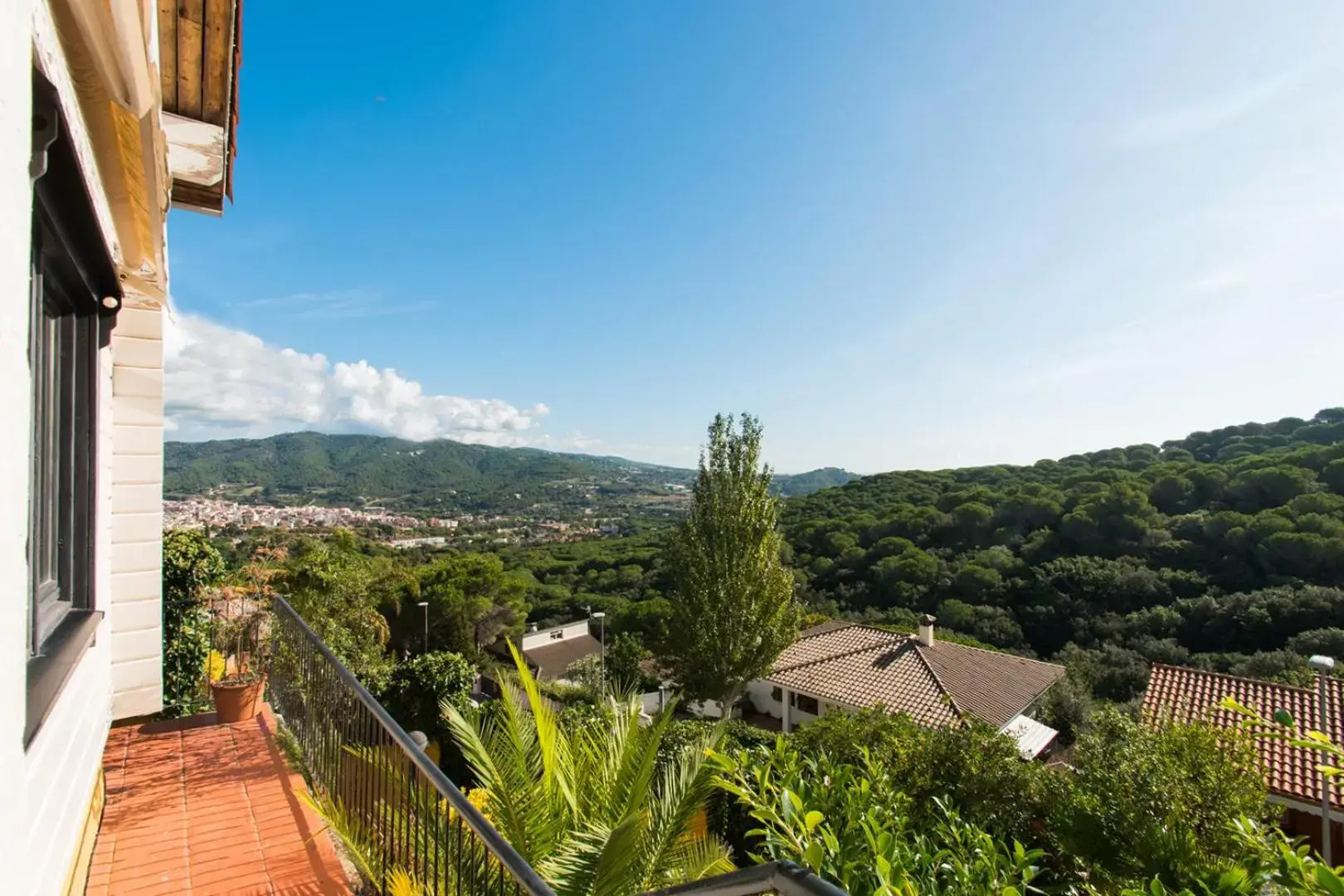 Finland House Barcelona- Increíbles vistas a la montaña