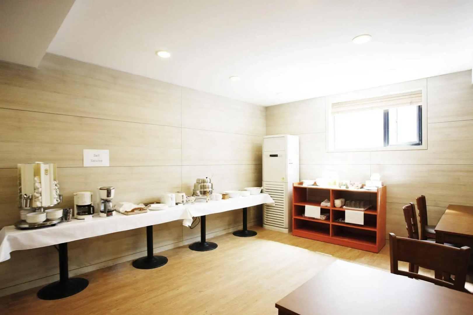 M.BIZ Hotel