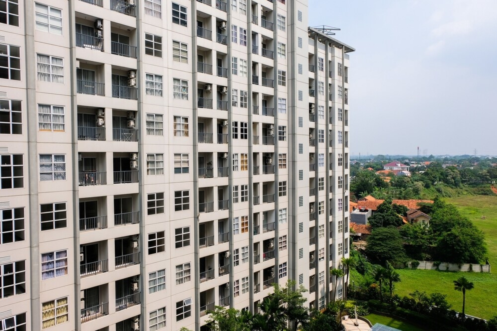 Minimalist Studio Saveria Apartment